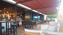 Atmosphère du Restaurant méditerranéen L'Octopus Bar & Restaurant à Le Grau-du-Roi - n°9