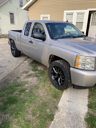 Used Car Dealer «Discover Auto Center», reviews and photos, 790 S Erie Blvd, Hamilton, OH 45011, USA