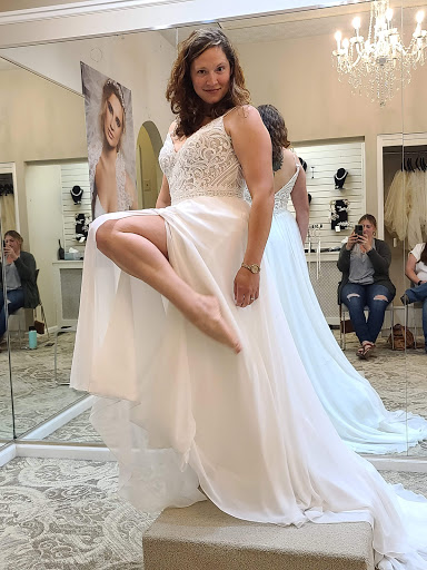 Bridal Shop «J & B Bridals & Formals», reviews and photos, 136 S Main St, Chambersburg, PA 17201, USA