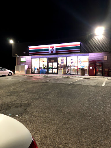 Convenience Store «7-Eleven», reviews and photos, 518 S Lovers Ln, Visalia, CA 93292, USA
