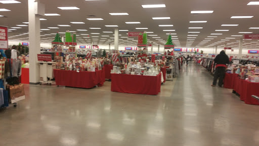 Clothing Store «Burlington Coat Factory», reviews and photos, 3350 Steelyard Dr, Cleveland, OH 44109, USA