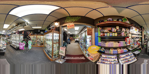 Tobacco Shop «Knuckleheads Tobacco & Gifts», reviews and photos, 550 State St, Madison, WI 53703, USA