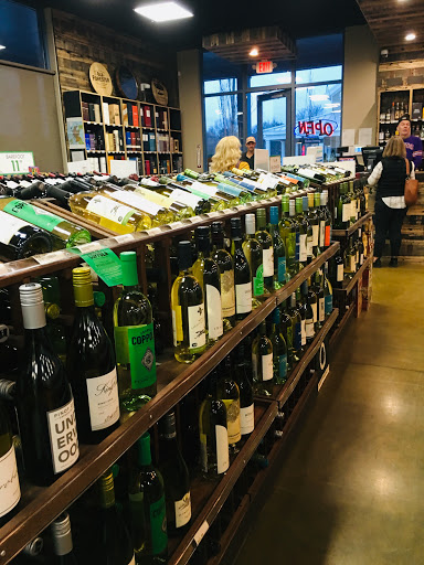 Liquor Store «BERRY FARMS WINE & SPIRITS», reviews and photos, 4000 Hughes Crossing #160, Franklin, TN 37064, USA