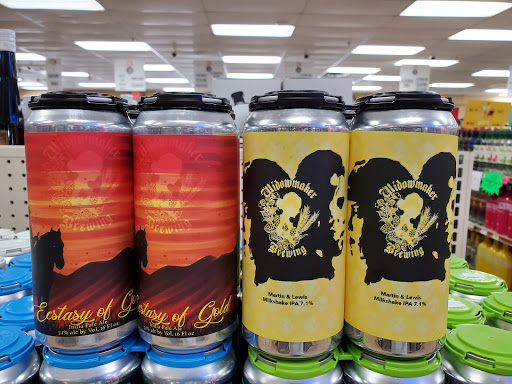 Liquor Store «UXBRIDGE LIQUORS», reviews and photos, 158 N Main St, Uxbridge, MA 01569, USA