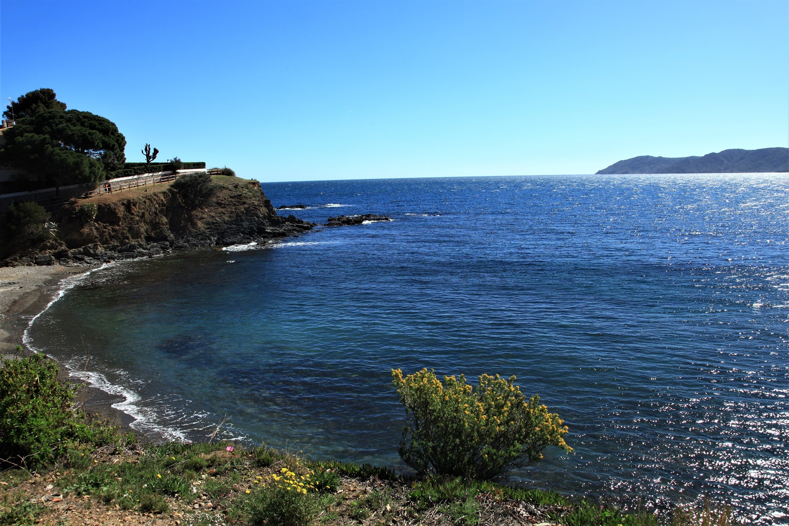 Foto von Platja El Morer mit kleine, graue kiesel Oberfläche