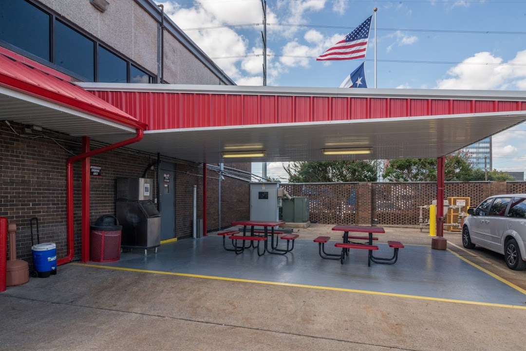 SelecTrucks of Dallas North