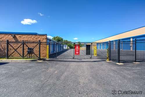 Self-Storage Facility «CubeSmart Self Storage», reviews and photos, 640 Broadway Ave, Holbrook, NY 11741, USA