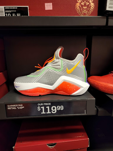 Sporting Goods Store «Nike Factory Store», reviews and photos, 1 Outlet Blvd #600, Wrentham, MA 02093, USA