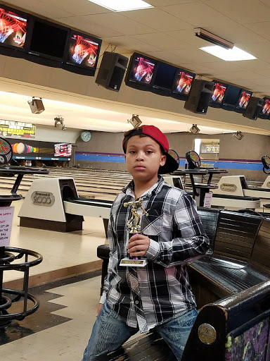 Bowling Alley «Plaza Lanes», reviews and photos, 2701 Douglas Ave, Des Moines, IA 50310, USA