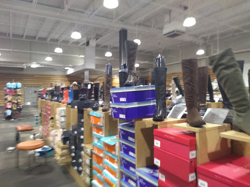 Shoe Store «DSW Designer Shoe Warehouse», reviews and photos, 1 Walden Galleria, Buffalo, NY 14225, USA