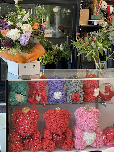 Florist «Lake O. Floral», reviews and photos, 397 N State St, Lake Oswego, OR 97034, USA
