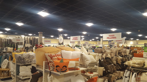 Department Store «T.J. Maxx and HomeGoods», reviews and photos, 1871 W Henderson Rd, Columbus, OH 43220, USA