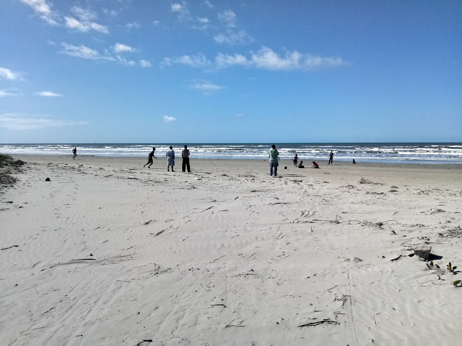 Foto di Spiaggia Balneare Flor de Iguape con costa lunga e dritta