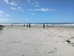 Foto di Spiaggia Balneare Flor de Iguape con costa lunga e dritta