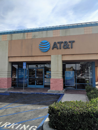 Cell Phone Store «AT&T Authorized Retailer», reviews and photos, 1899 E Willow St #100, Signal Hill, CA 90755, USA