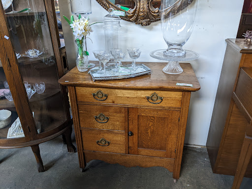 Consignment Shop «Consignment Classics Home Furnishings», reviews and photos, 1895 Hancock St, San Diego, CA 92110, USA