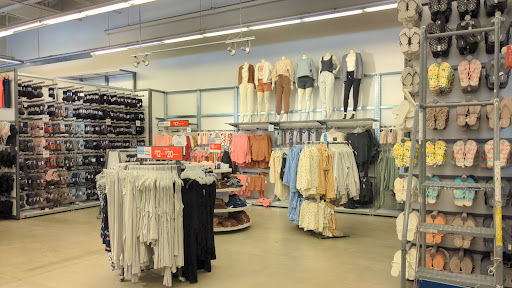 Clothing Store «Old Navy», reviews and photos, 90 Pleasant Valley St, Methuen, MA 01844, USA