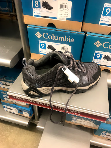 Sportswear Store «Columbia Sportswear Outlet», reviews and photos, 6800 Oxon Hill Rd #600, Oxon Hill, MD 20745, USA