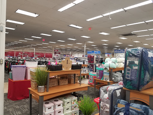 Clothing Store «Burlington Coat Factory», reviews and photos, 705 Granite St, Braintree, MA 02184, USA