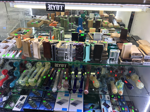 Tobacco Shop «Maryland Tobacco», reviews and photos, 1375 Maryland Ave E, St Paul, MN 55106, USA