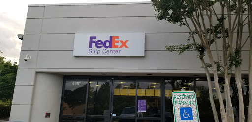 Shipping and Mailing Service «FedEx Ship Center», reviews and photos, 4301 Atlantic Ave, Raleigh, NC 27604, USA