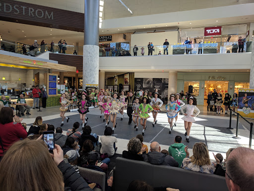 Shopping Mall «Ridgedale Center», reviews and photos, 12401 Wayzata Blvd, Minnetonka, MN 55305, USA