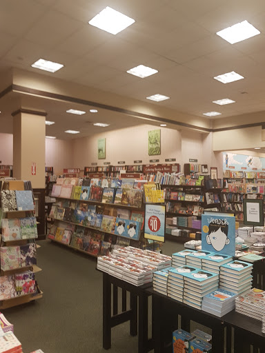 Book Store «Barnes & Noble», reviews and photos, 1076 Post Rd E, Westport, CT 06880, USA