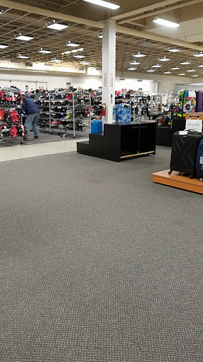 Clothing Store «Burlington Coat Factory», reviews and photos, 6875 Southland Dr, Middleburg Heights, OH 44130, USA