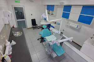Centro Medico Clinica Dental Urgencias Dentales Iquique ODOMED image