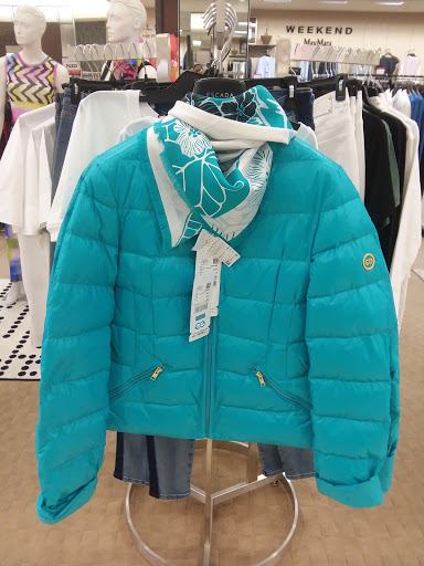 Stores to buy women's coats Tampa