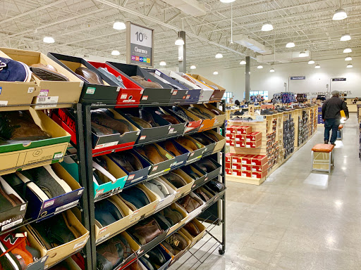 Shoe Store «DSW Designer Shoe Warehouse», reviews and photos, 1160 Broadway, Saugus, MA 01906, USA