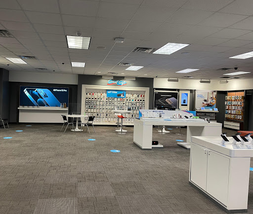 Cell Phone Store «AT&T», reviews and photos, 709 Lewis And Clark Parkway, Clarksville, IN 47129, USA