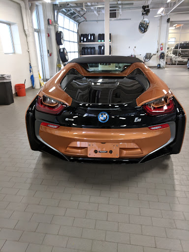 BMW Dealer «BMW of Milwaukee North», reviews and photos, 5990 N Green Bay Ave, Glendale, WI 53209, USA