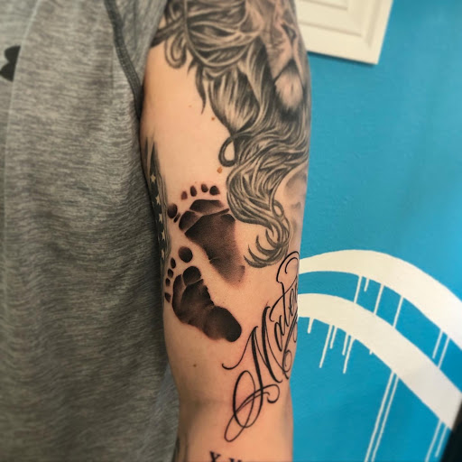 Explore hisoka tattoo ideas, creative tattoo ideas in Springdale, available at Tattoo Cartel