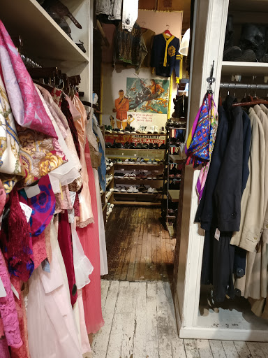 Vintage Clothing Store «10 ft Single by Stella Dallas», reviews and photos, 285 N 6th St, Brooklyn, NY 11211, USA