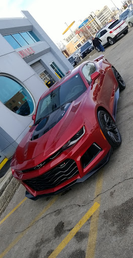 Car Dealer «Uptown Ford Lincoln», reviews and photos, 2111 N Mayfair Rd, Milwaukee, WI 53226, USA