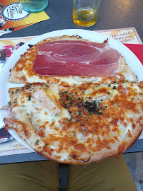 Plats et boissons du Pizzeria Pizza Michou à Polminhac - n°2