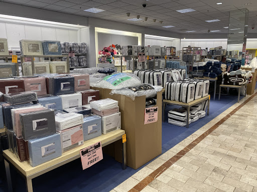 Department Store «Lord & Taylor», reviews and photos, 400 W Farms Mall, Farmington, CT 06032, USA