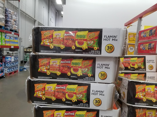 Shopping Mall «Villaggio Shopping Center», reviews and photos, 7959 N Blackstone Ave, Fresno, CA 93720, USA