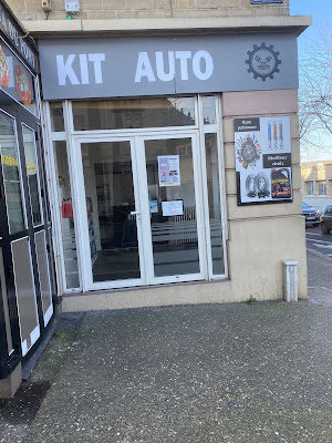 kit auto à Mantes-la-Jolie