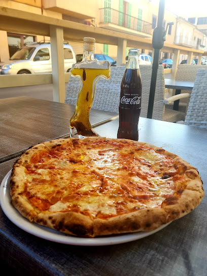 La 12 pizzería - Passeig del Ferrocarril, 43, 07500 Manacor, Illes Balears, Spain