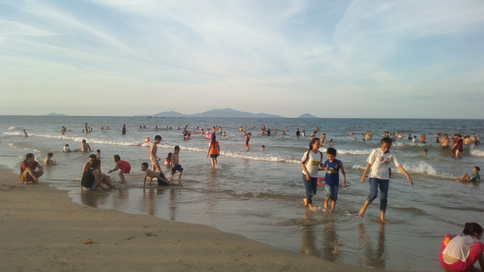 Foto de Binh Minh Beach - lugar popular entre os apreciadores de relaxamento