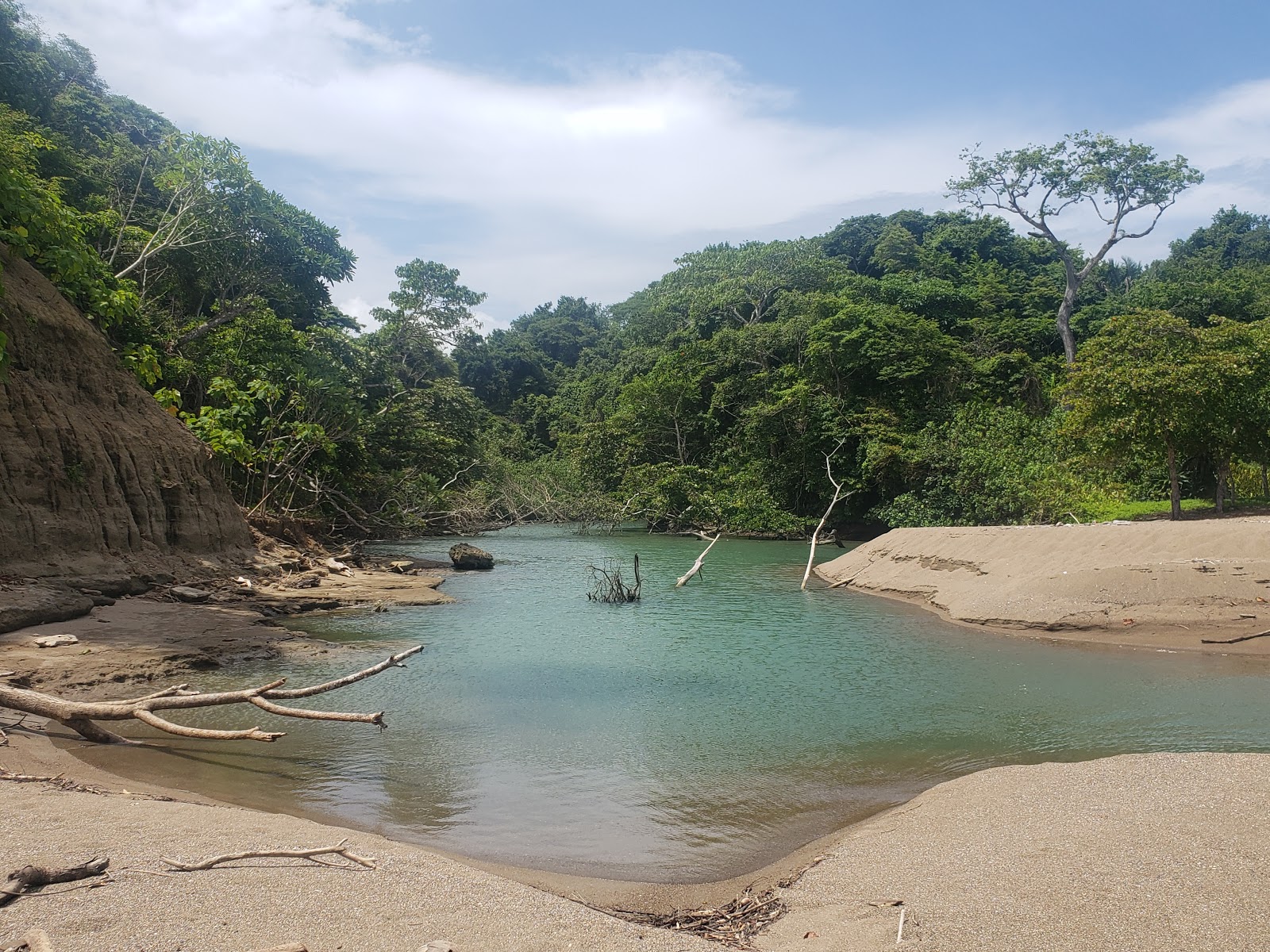 Foto von Cocalito Beach und seine wunderschöne Landschaft