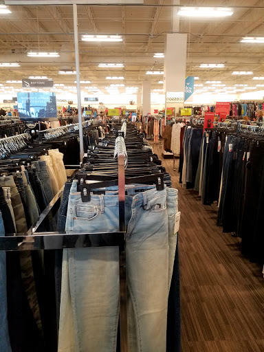 Department Store «Nordstrom Rack Hamilton Crossings», reviews and photos, 750 N Krocks Rd #303, Allentown, PA 18106, USA