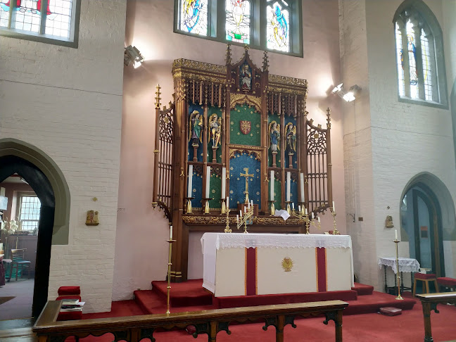 Holy Trinity C Of E Church - Church