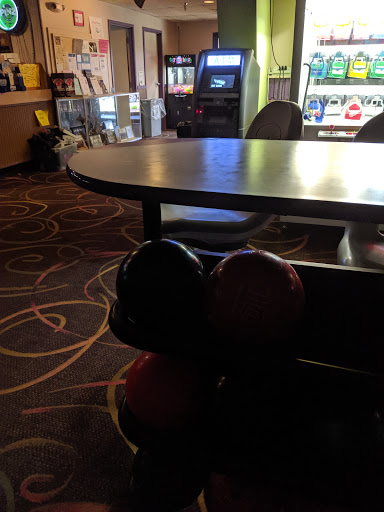 Bowling Alley «Pinz Bowling Center», reviews and photos, 700 N Lafayette St, South Lyon, MI 48178, USA