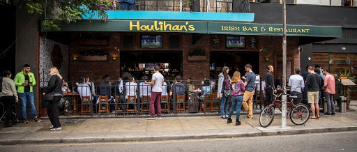 Houlihan's Bar