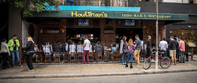 Houlihan's Bar