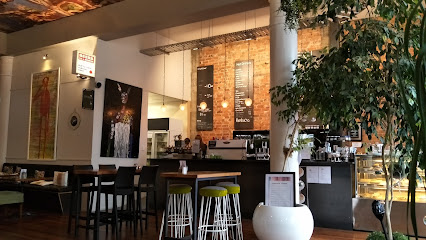 Tuatara Cafe / Bar