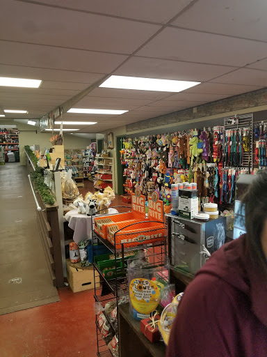 Pet Supply Store «Agri Feed Pet Supply», reviews and photos, 10621 Kingston Pike, Knoxville, TN 37922, USA